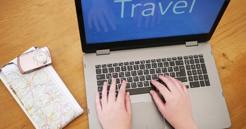 Comment réserver sans payer le prix touriste